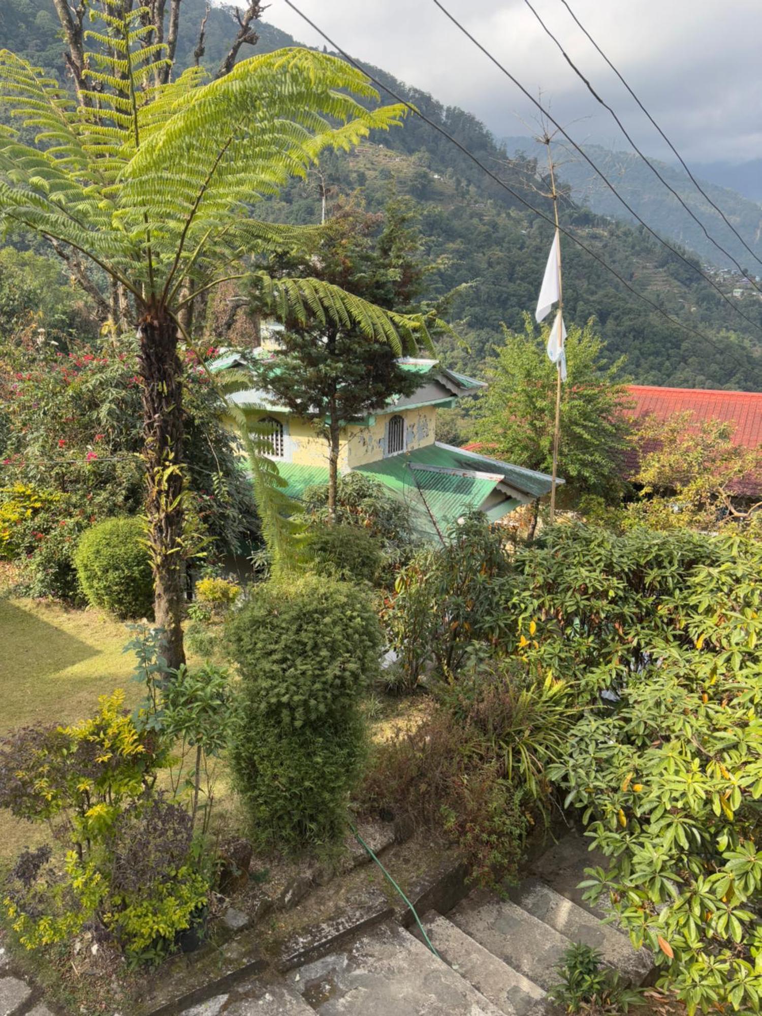Odyssey'S Darap Eco Retreat Apartment Pelling Exterior photo