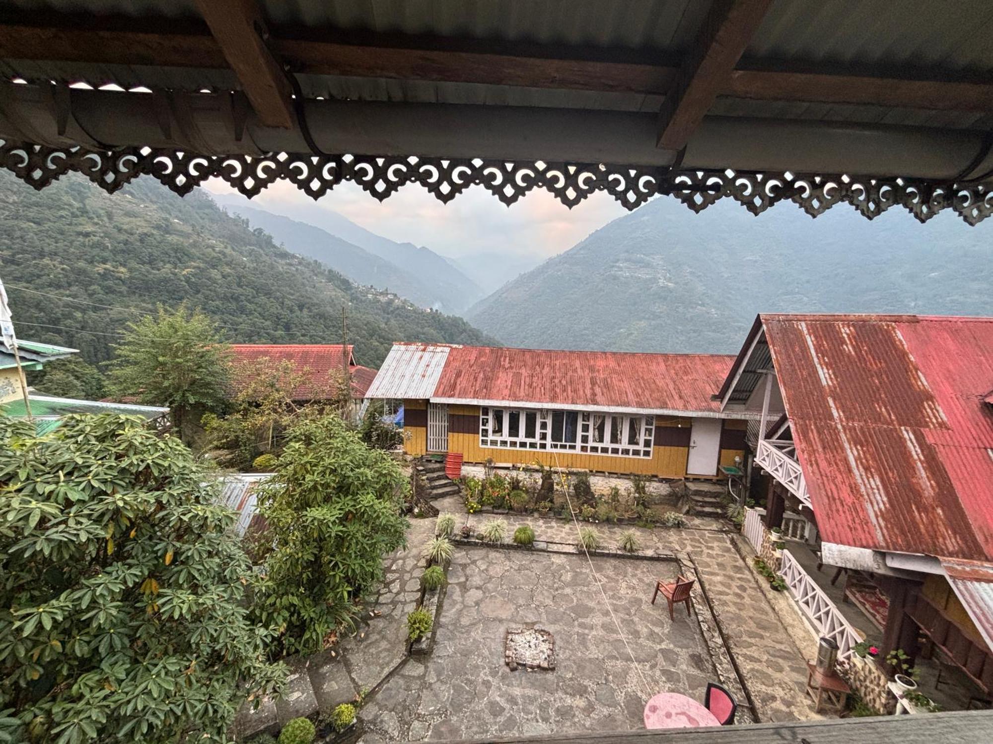 Odyssey'S Darap Eco Retreat Apartment Pelling Exterior photo